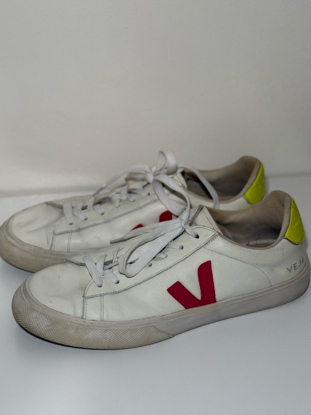 Veja White Sneakers Pink V and Neon Yellow Size EU 42 Man US / 10.5 Woman
